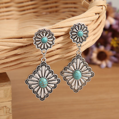 Elegant Silver Earring for Every Occasion