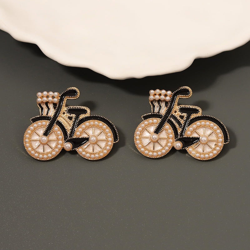 Classic Pearl Earring with Timeless Appeal