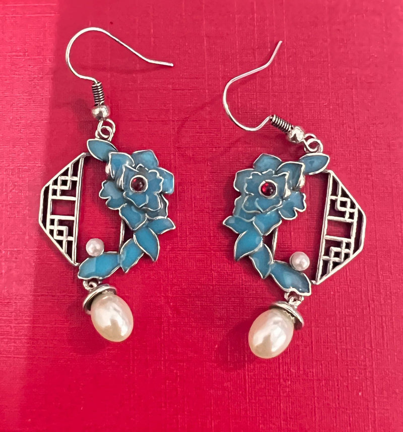 Elegant Silver Earring for Every Occasion
