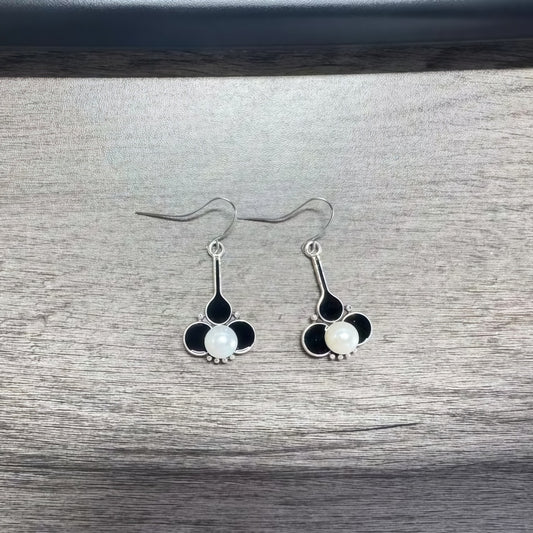Beautiful Pearl Earring with Unique Style