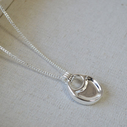 Classic Silver Necklace with Timeless Appeal