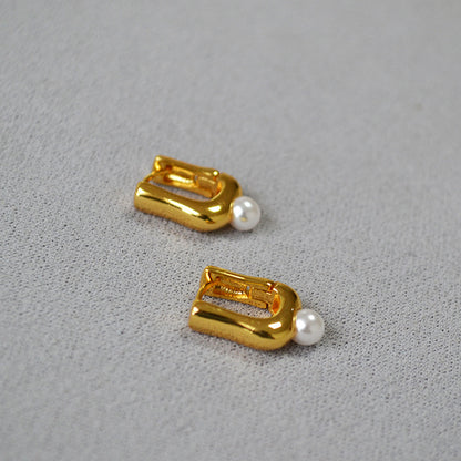 Charming Pearl Earring for Any Occasion