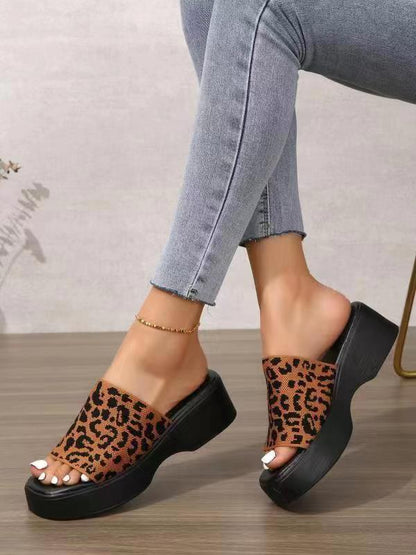Chic Orthopedic Sandals with Unique Design