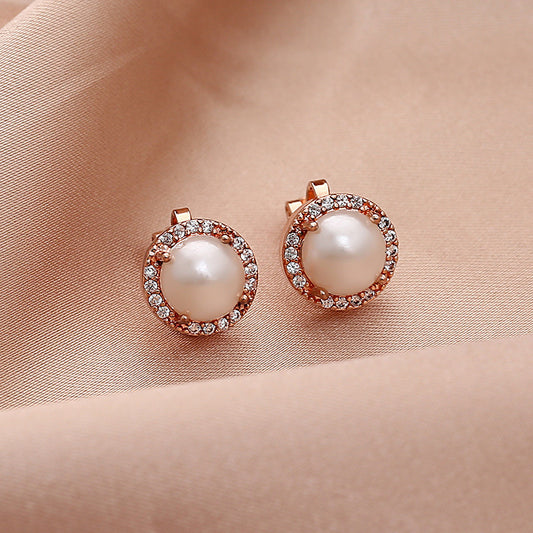 Beautiful Pearl Earring with Unique Style