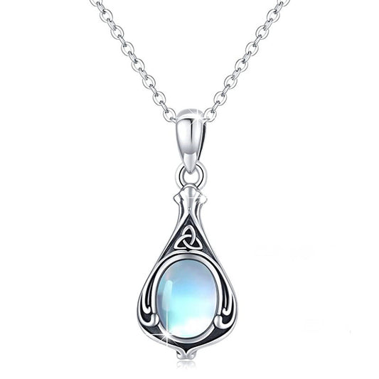 Romantic Silver Necklace for Special Moments