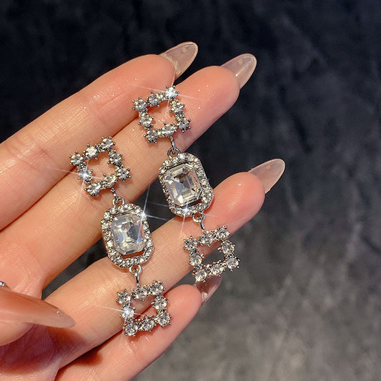 Charming Earring for Any Occasion
