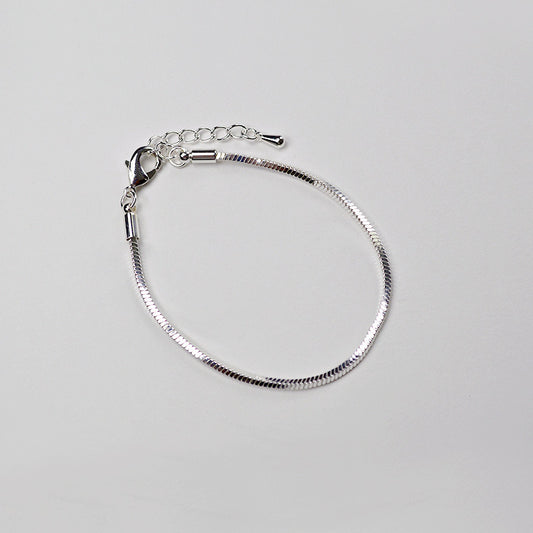Classic Gold Bracelet with Timeless Appeal