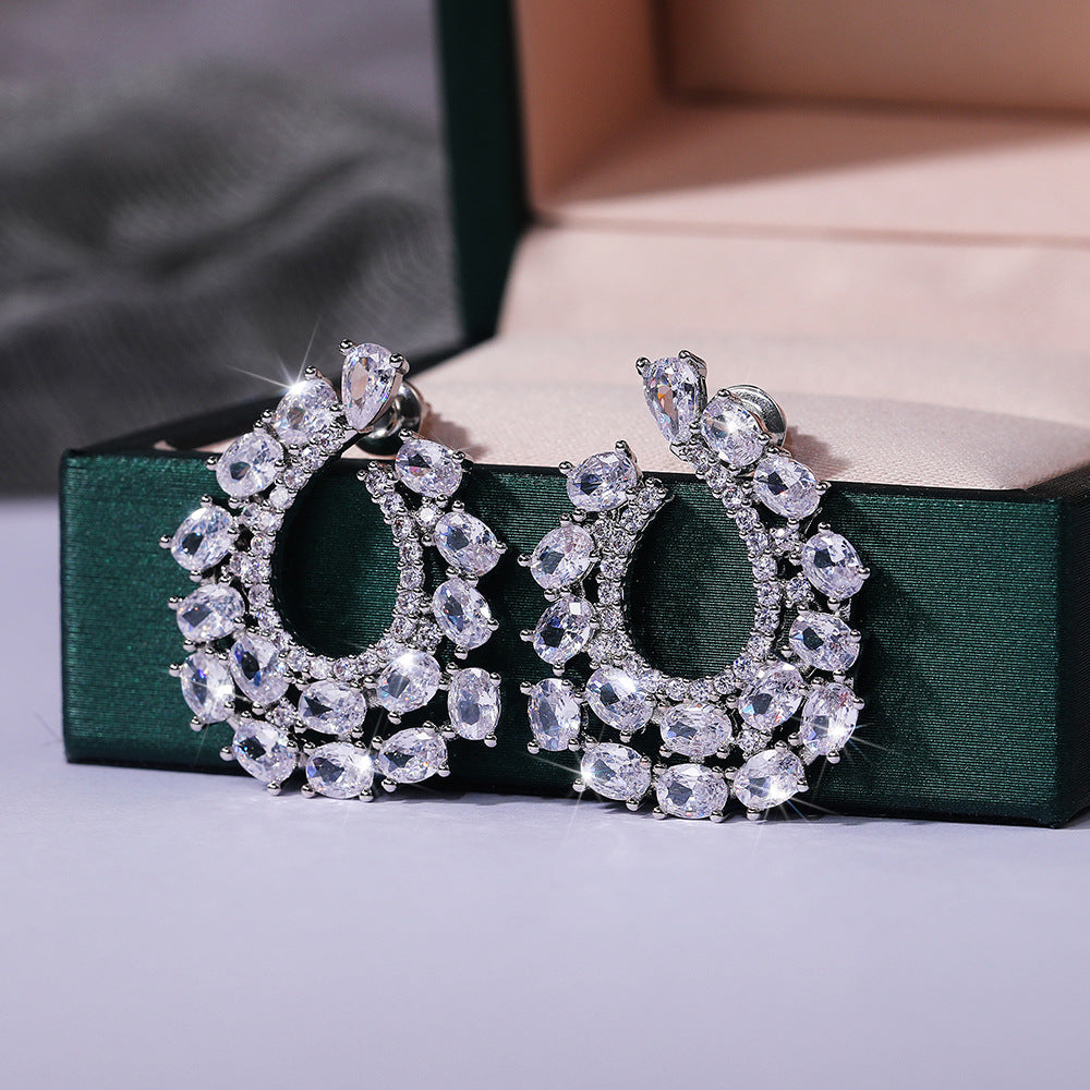 Charming Earring for Any Occasion