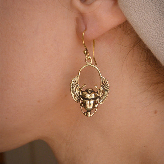 Charming Gold Earring for Any Occasion