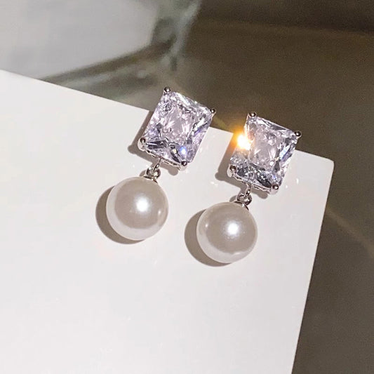 Stunning Pearl Earring for Daily Wear