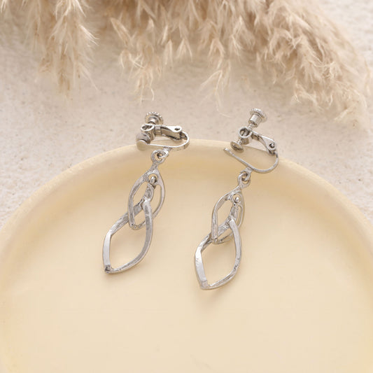 Charming Earring for Any Occasion