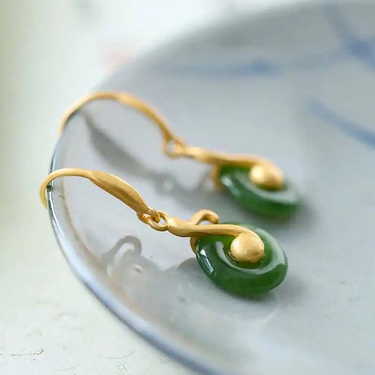Charming Gold Earring for Any Occasion