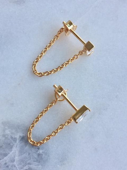 Romantic Gold Earring for Special Moments