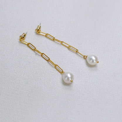 Elegant Gold Earring for Every Occasion