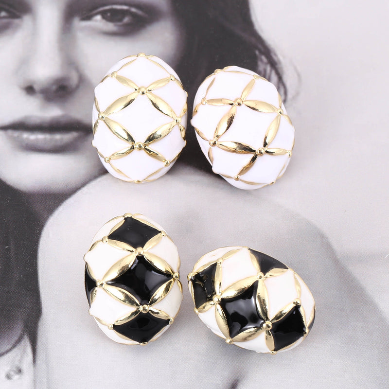 Classic Earring with Timeless Appeal