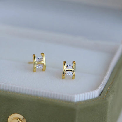 Charming Earring for Any Occasion