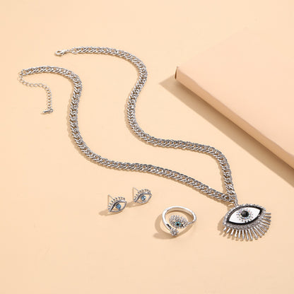 Beautiful Set with Unique Style