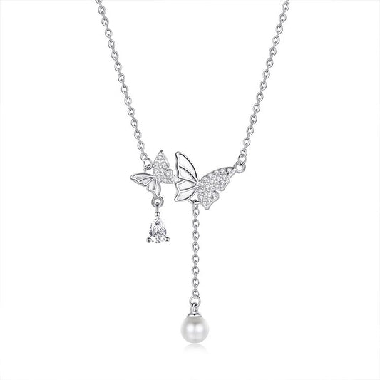 Classic Pearl Necklace with Timeless Appeal