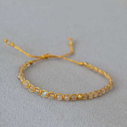 Classic Gold Bracelet with Timeless Appeal