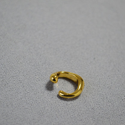 Classic Gold Earring with Timeless Appeal