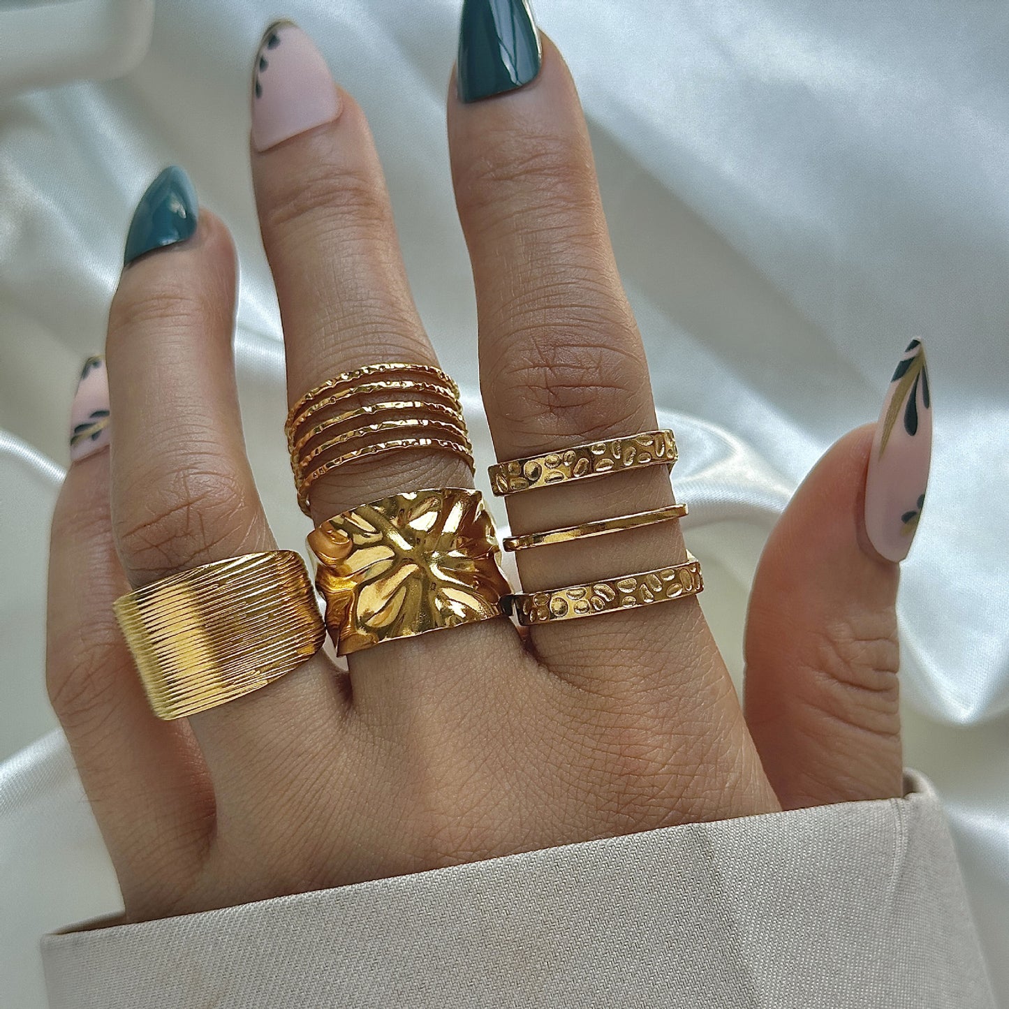 Romantic Gold Ring for Special Moments