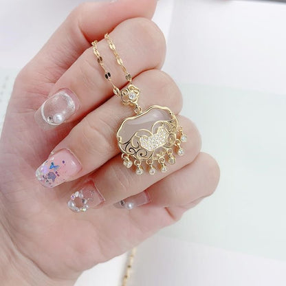 Charming Silver Necklace for Any Occasion