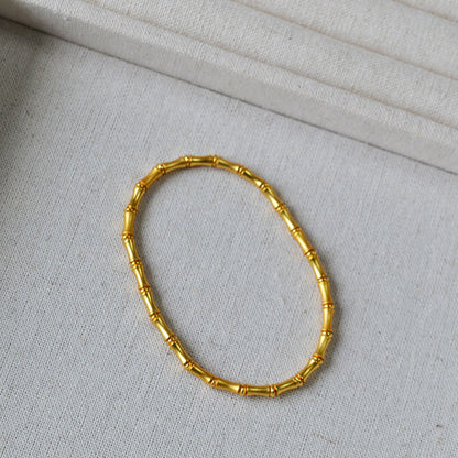 Romantic Gold Bracelet for Special Moments