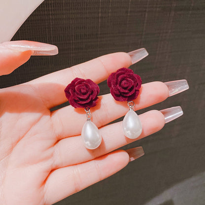 Beautiful Pearl Earring with Unique Style