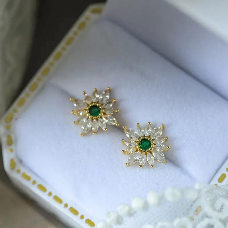 Charming Earring for Any Occasion
