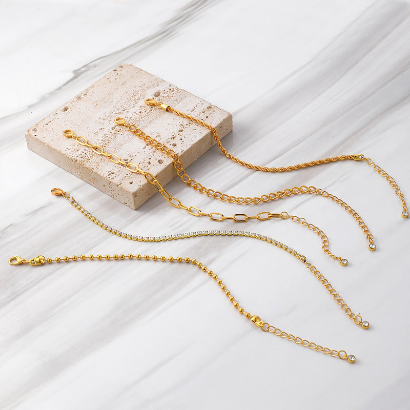Romantic Gold Bracelet for Special Moments