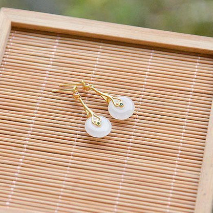 Charming Silver Earring for Any Occasion
