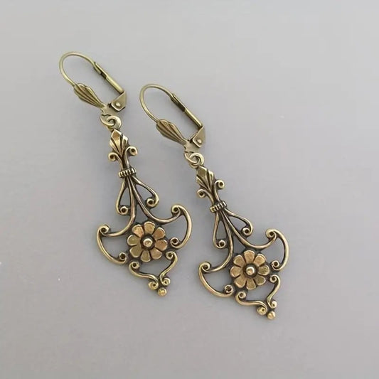 Charming Earring for Any Occasion