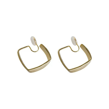 Elegant Gold Earring for Every Occasion