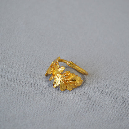 Classic Gold Ring with Timeless Appeal