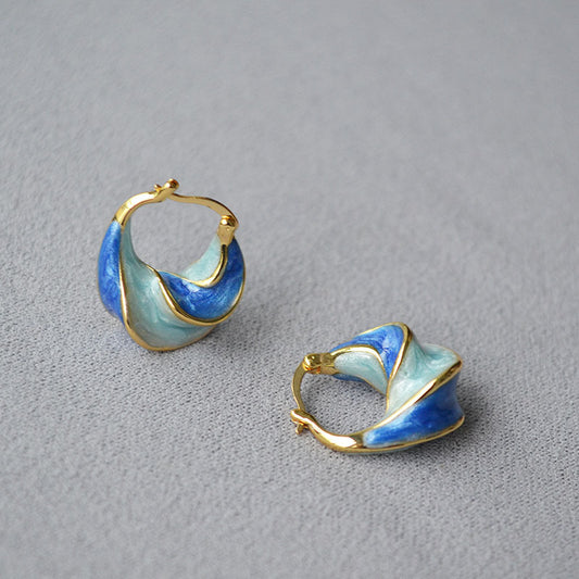 Charming Piece for Any Occasion