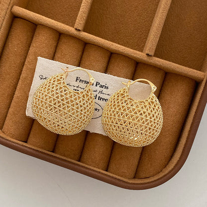 Charming Piece for Any Occasion