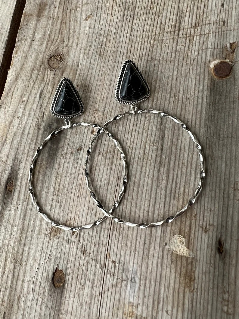 Elegant Silver Earring for Every Occasion
