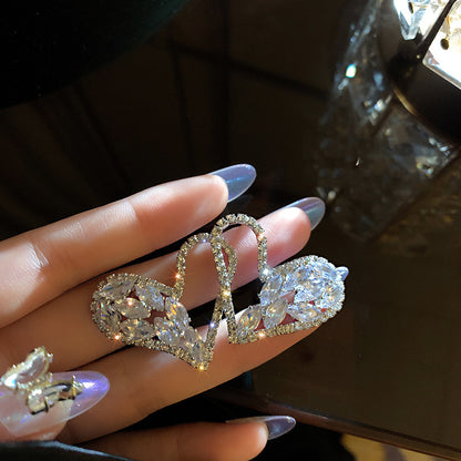 Charming Earring for Any Occasion