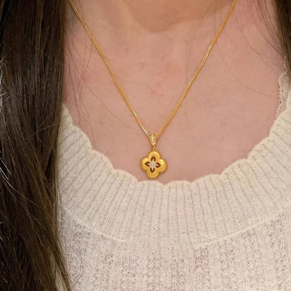 Charming Gold Necklace for Any Occasion
