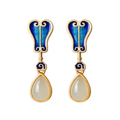 Classic Gold Earring with Timeless Appeal