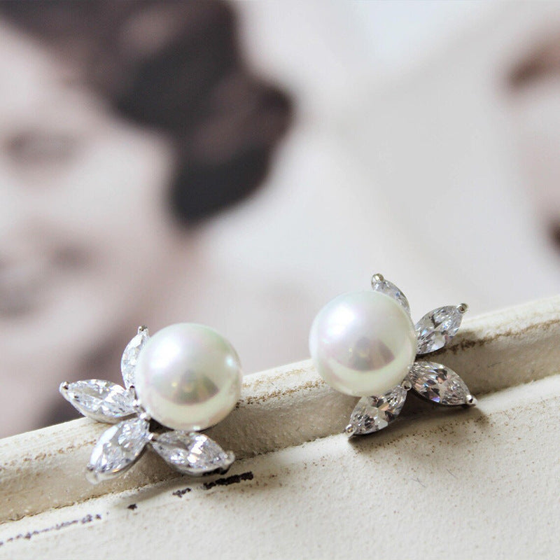 Romantic Pearl Earring for Special Moments