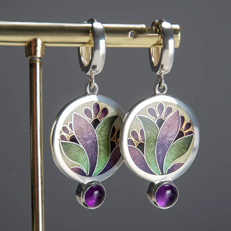 Charming Silver Earring for Any Occasion
