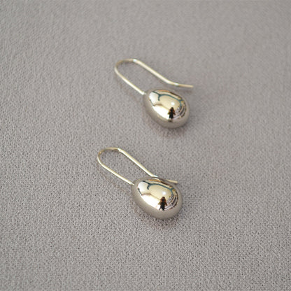 Romantic Gold Earring for Special Moments