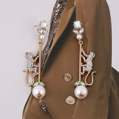 Beautiful Pearl Earring with Unique Style