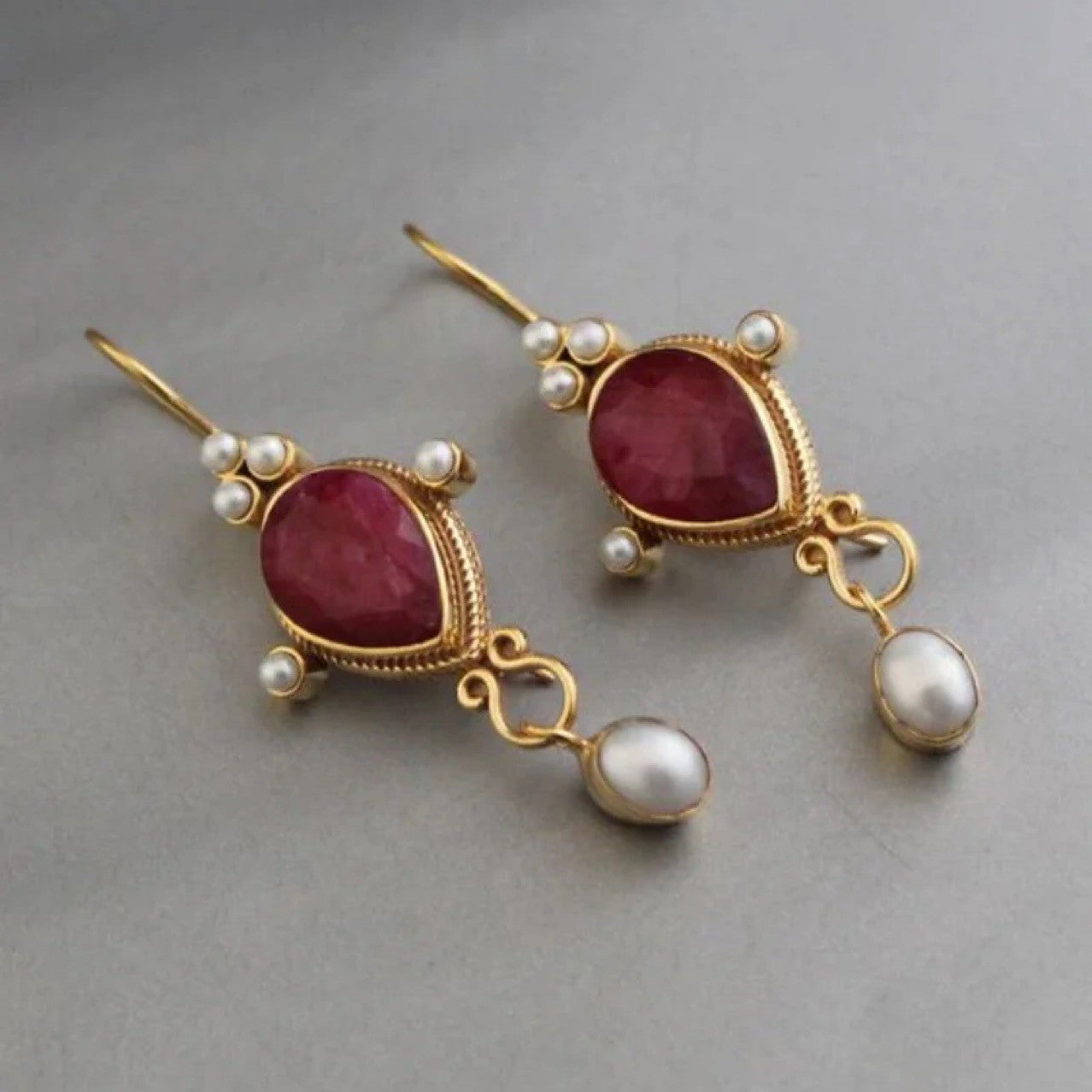 Classic Pearl Earring with Timeless Appeal