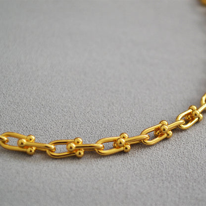Classic Gold Necklace with Timeless Appeal