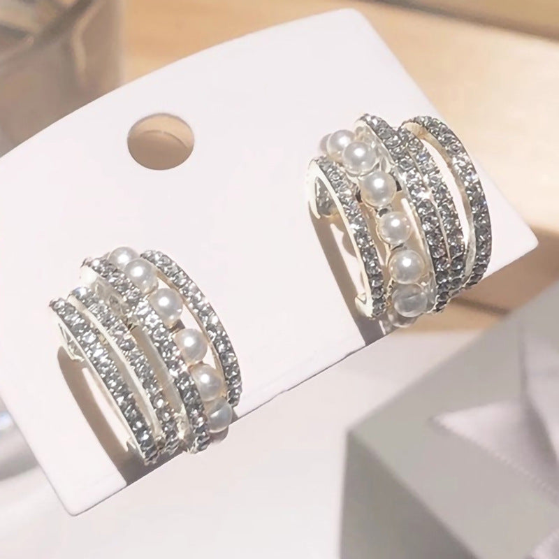 Charming Earring for Any Occasion