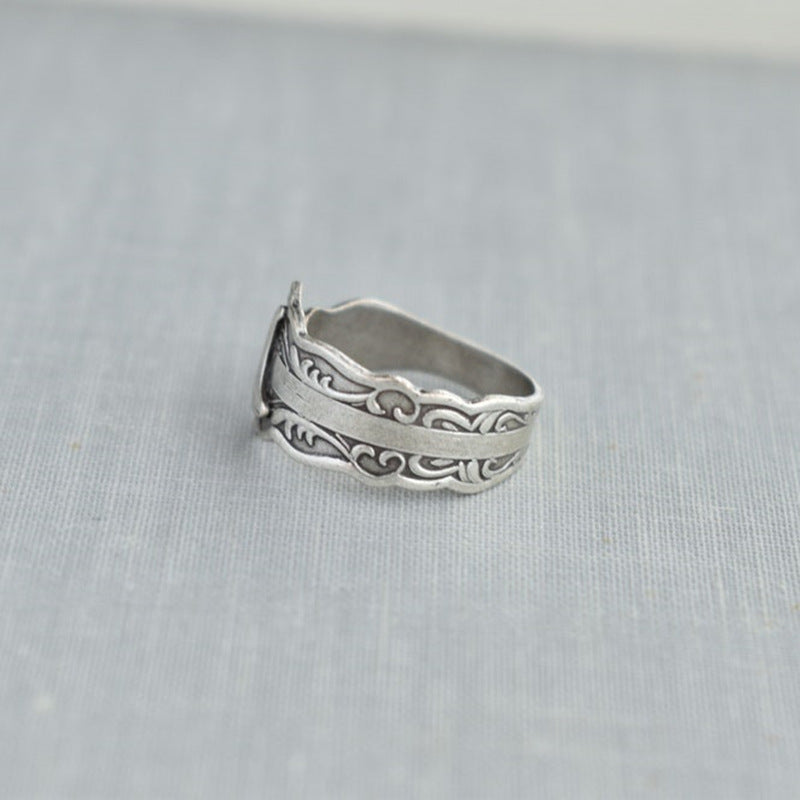 Charming Silver Ring for Any Occasion