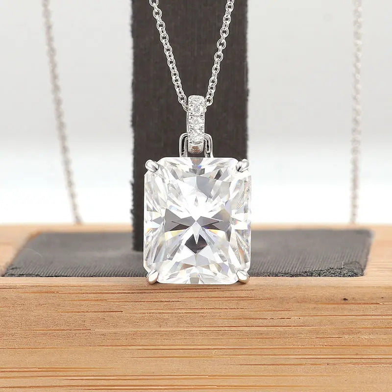 Stunning Necklace for Daily Wear