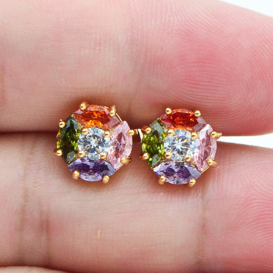 Charming Gold Earring for Any Occasion